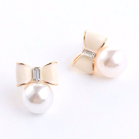 NEW STUNNING Pearl like Bow Holiday Stud Earrings